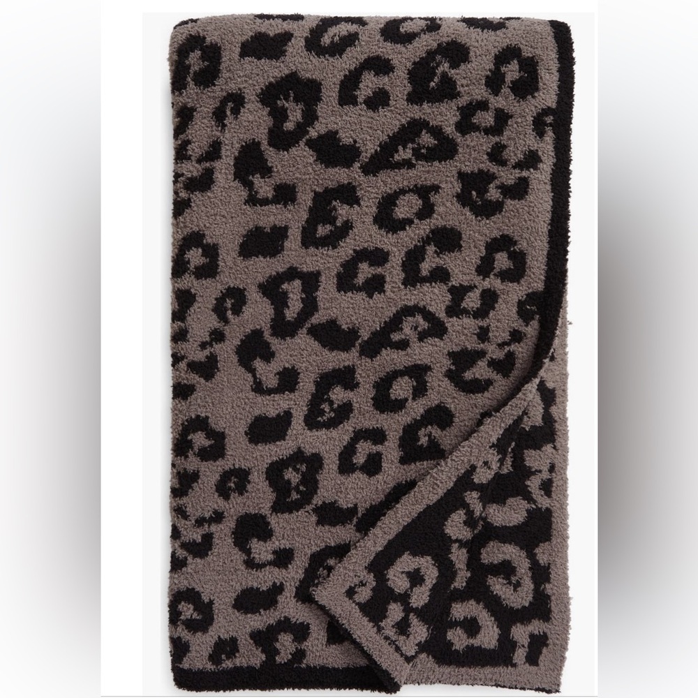 NWT Barefoot Dreams Cozy Chic In the Wild blanket in charcoal/black- 54 x 72